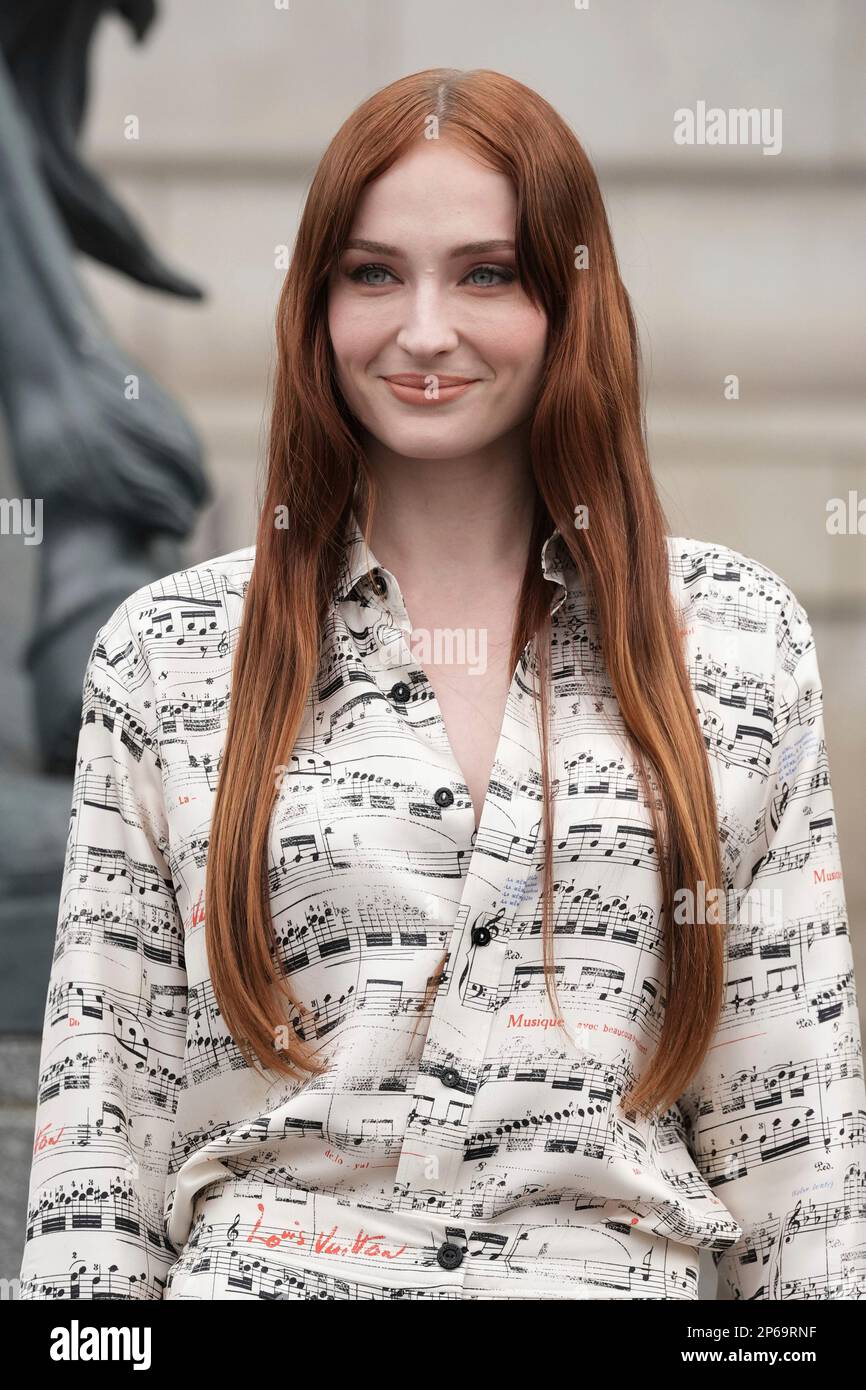 Sophie Turner arrives for the Louis Vuitton Fall/Winter 20232024 ready