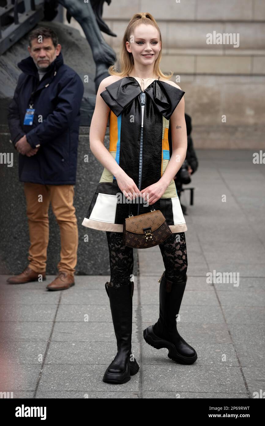 Emma Chamberlain attends the Louis Vuitton Womenswear Fall/Winter 2022/2023  show as part of Paris Fashion Week on March 07, 2022 in Paris, France.  Photo by Laurent Zabulon/ABACAPRESS.COM Stock Photo - Alamy