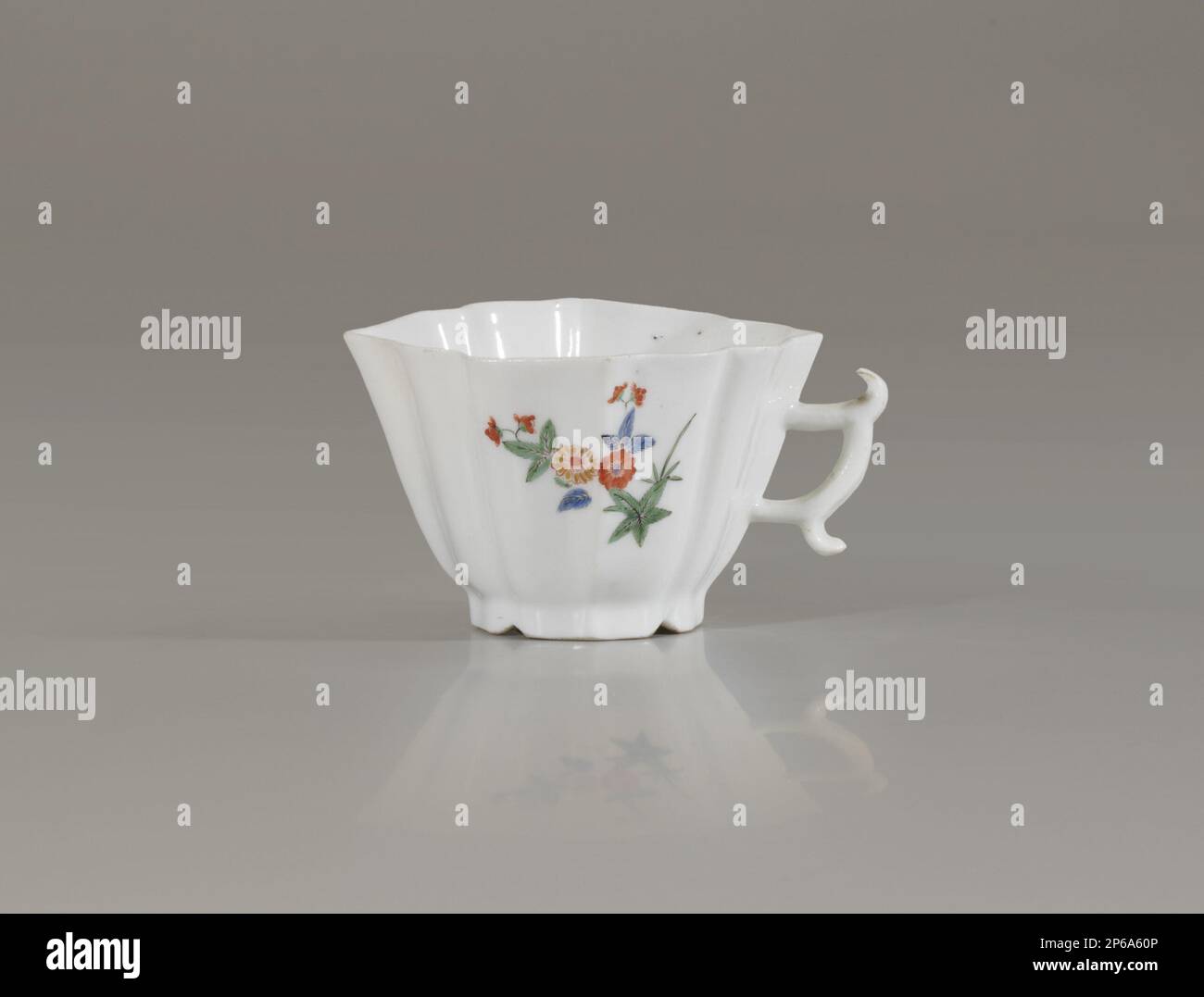 Meissen Porcelain Manufactory, Cup, c. 1728–31, hard-paste porcelain. Stock Photo