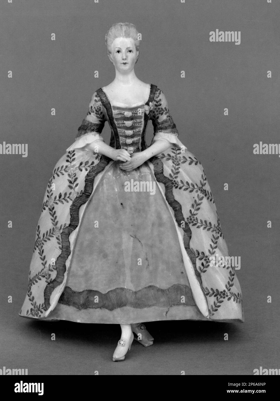 Unknown, Statuette Court Lady, 19th Century, hardpaste porcelain