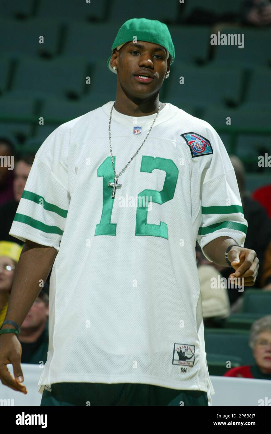 Lebron James playing for St.Vincent-St.Mary High School of Akron, Ohio in  2003. James would go on to become the number one overall pick in the 2003  NBA Draft.(AP Photo/Bruce Schwartzman Stock Photo 