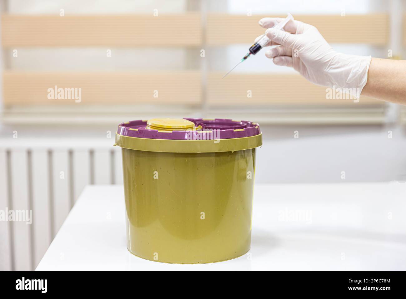 Throw away the medicine in the trash. Disposal container for Infectious