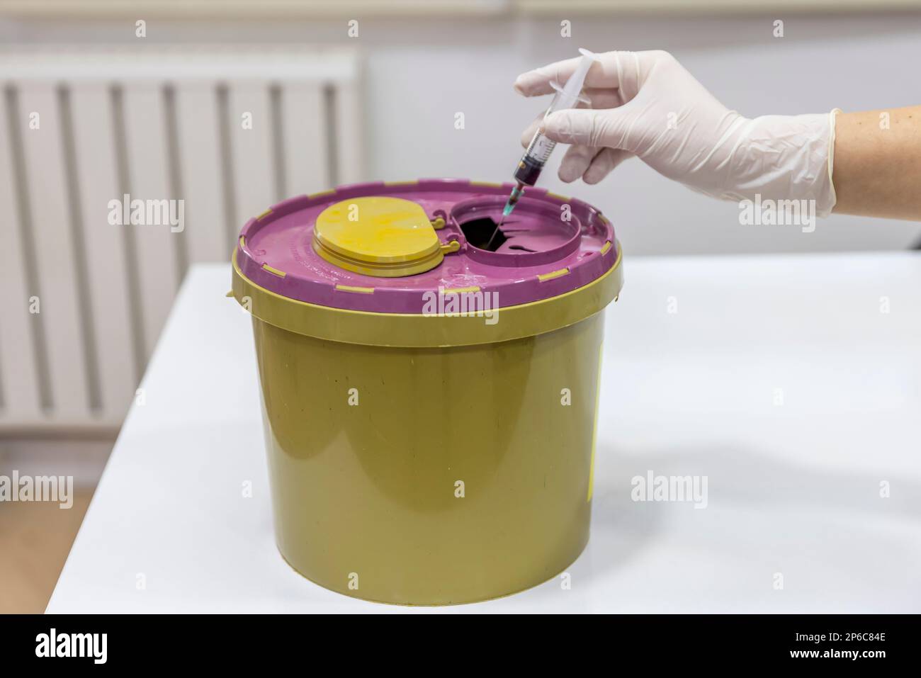 Throw away the medicine in the trash. Disposal container for Infectious