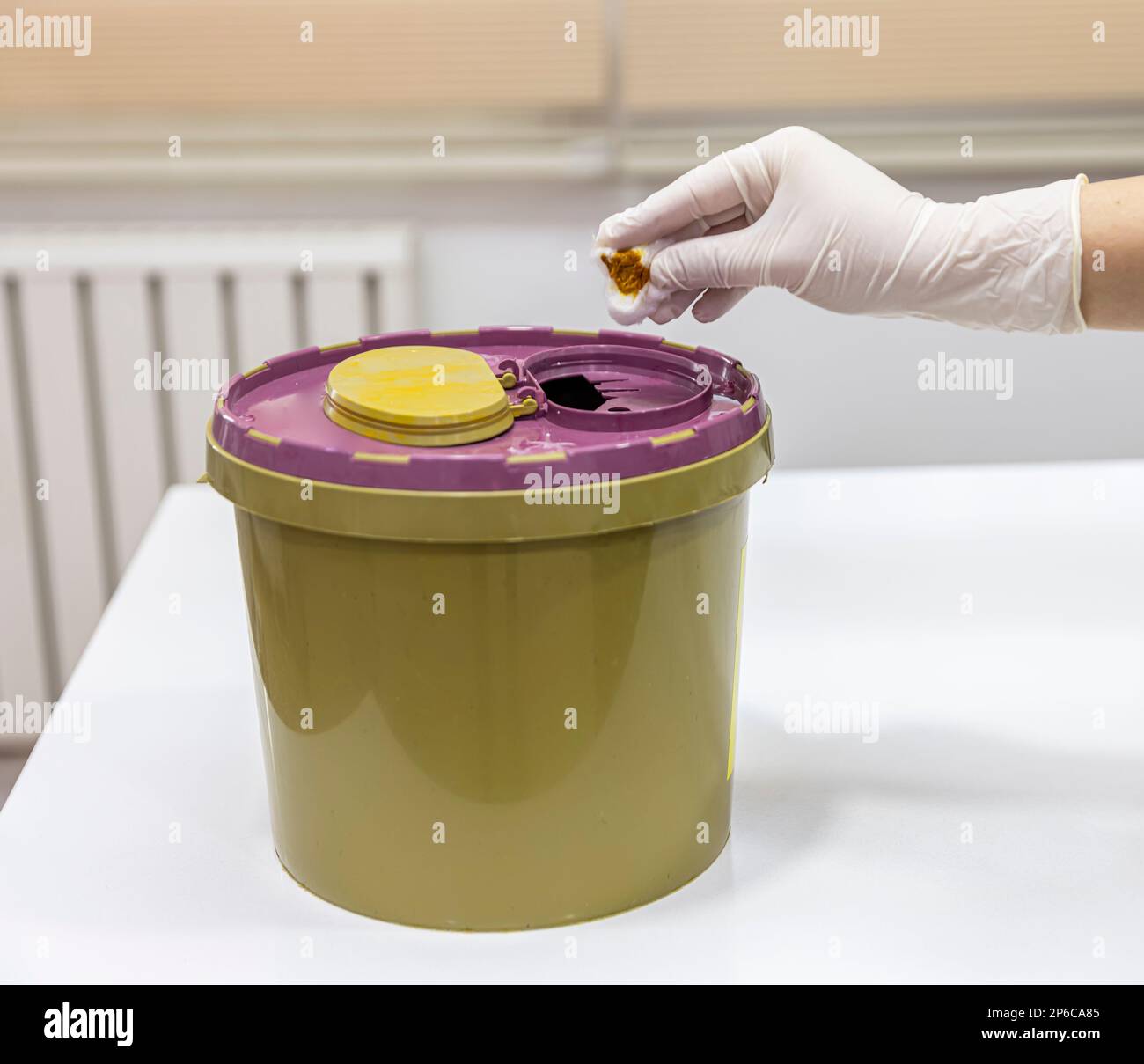 Throw away the medicine in the trash. Disposal container for Infectious
