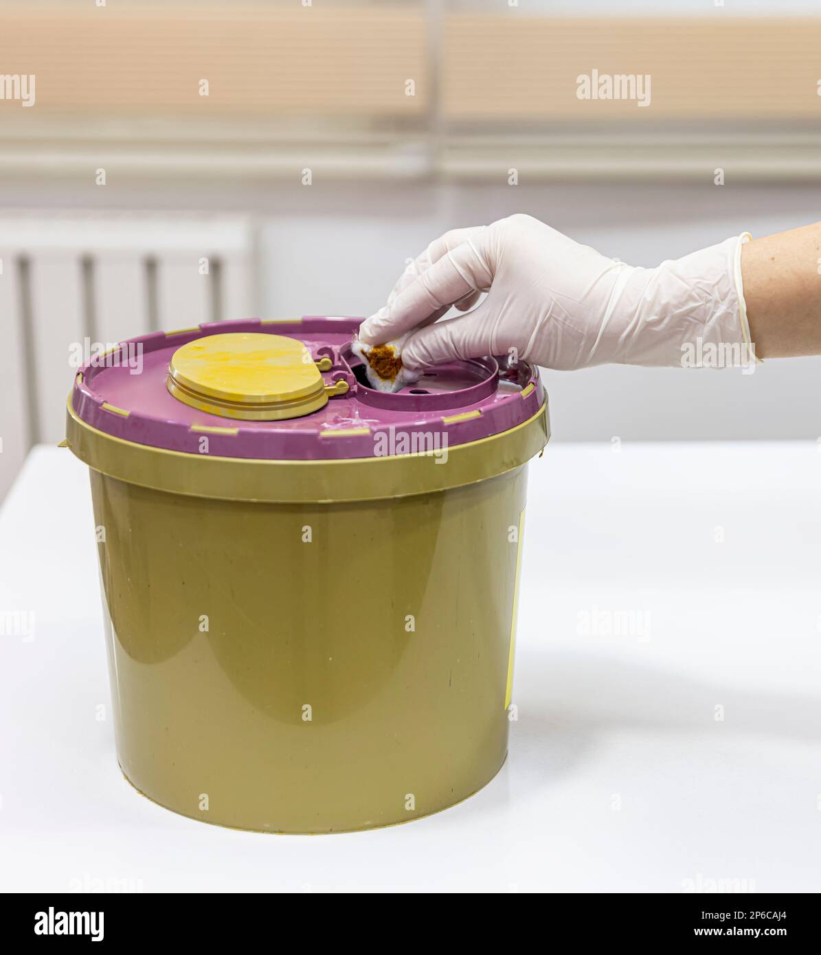 Throw away the medicine in the trash. Disposal container for Infectious