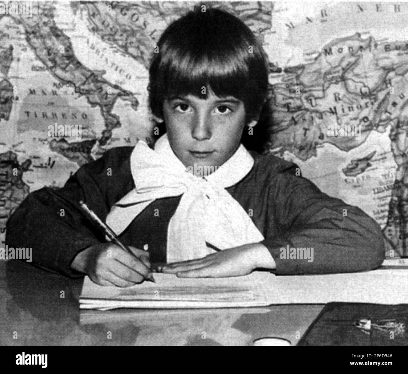 The celebrated italian television personality ALESSANDRO CECCHI PAONE ( born in Rome , 16 september 1961 ) when was a child in 1967 - TELEVISIONE - POLITICA - POLITICO - POLITIC - POLITICIAN - WRITER - SCRITTORE  - portrait - ritratto - personalita' da giovane bambino da piccolo - personality personalities celebrity celebrities when was young boy child children  - GAY - LGBT - HOMOSEXUALITY - HOMOSEXUAL - Omosessuale -  omosessualità   - SCUOLA - SCOLARO - SCHOOL - PRIMA ELEMENTARE ---  ARCHIVIO GBB Stock Photo