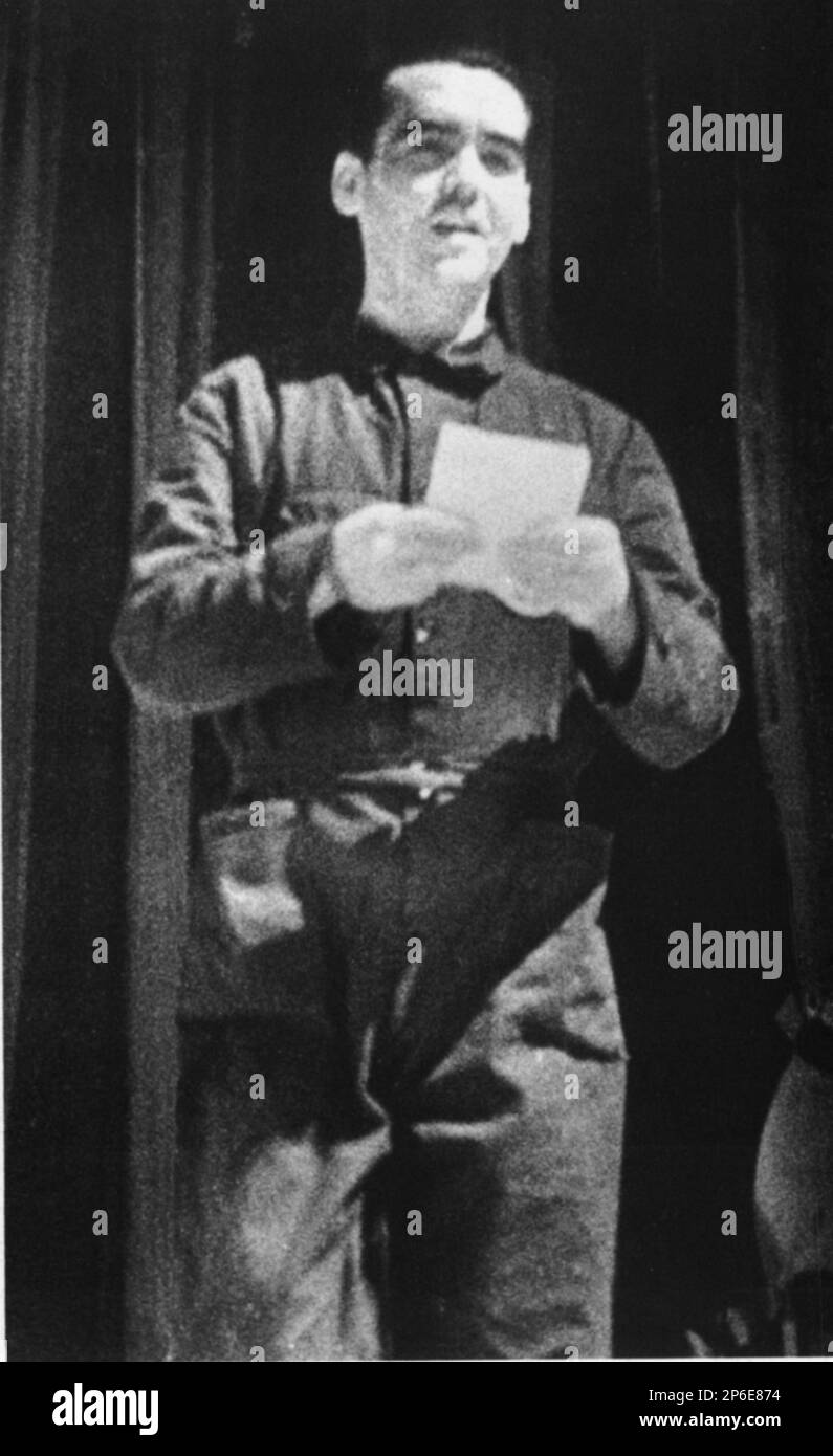 1932, Madrid , SPAIN The spanish poet FEDERICO GARCIA LORCA ( 1898