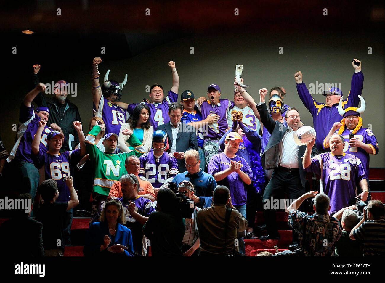 Minnesota legislature to vote on Vikings stadium