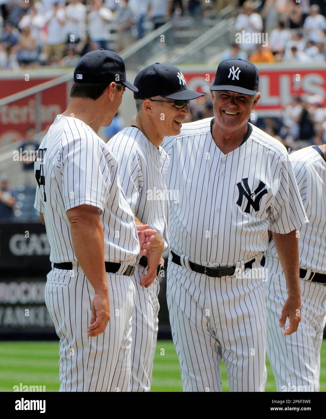 Vintage New York Yankees Tino Martinez Tshirt Size Large Nwt 