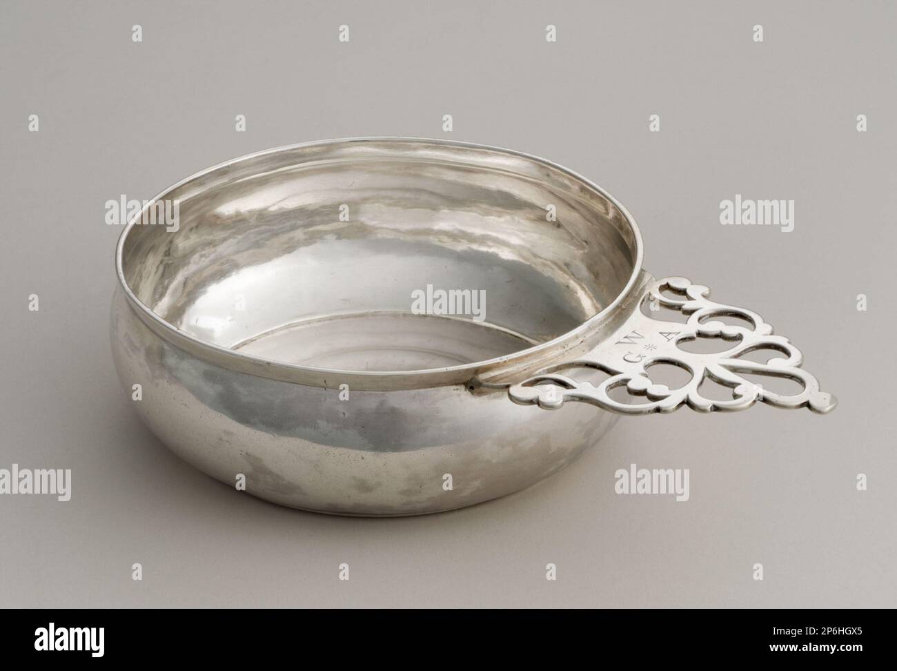 Silver porringer hi-res stock photography and images - Alamy