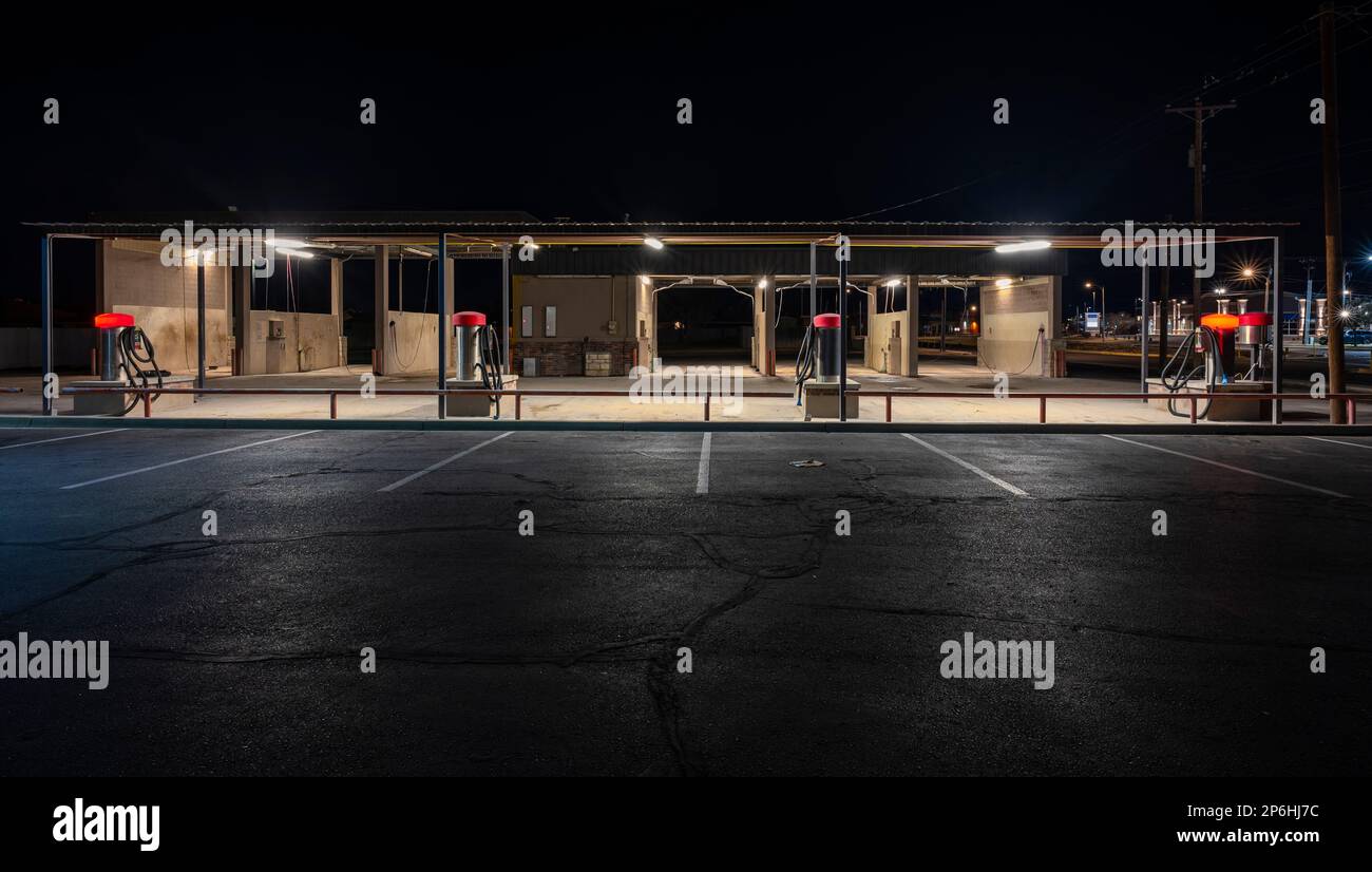 Night view of an outdoor carwash in Hobbs, New Mexico, USA Stock Photo