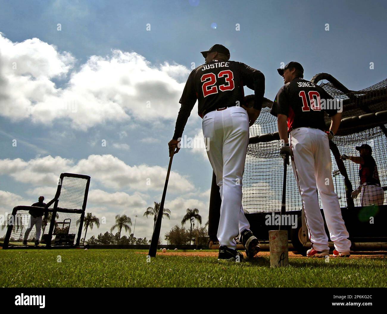 Atlanta Braves guest instructor David Justice (23) and Chipper