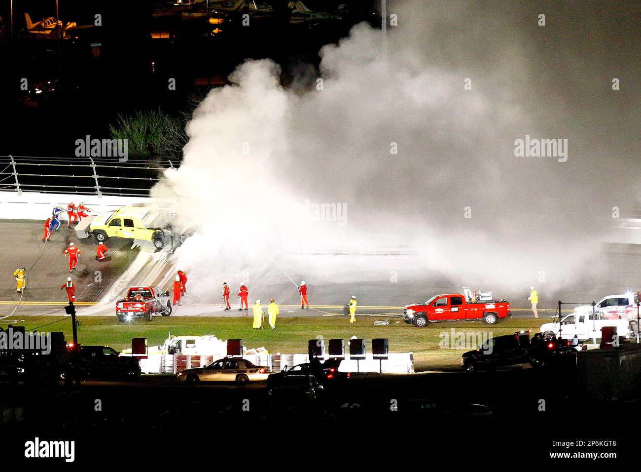 A track jet dryer burns after a collision with the car of Juan Pablo
