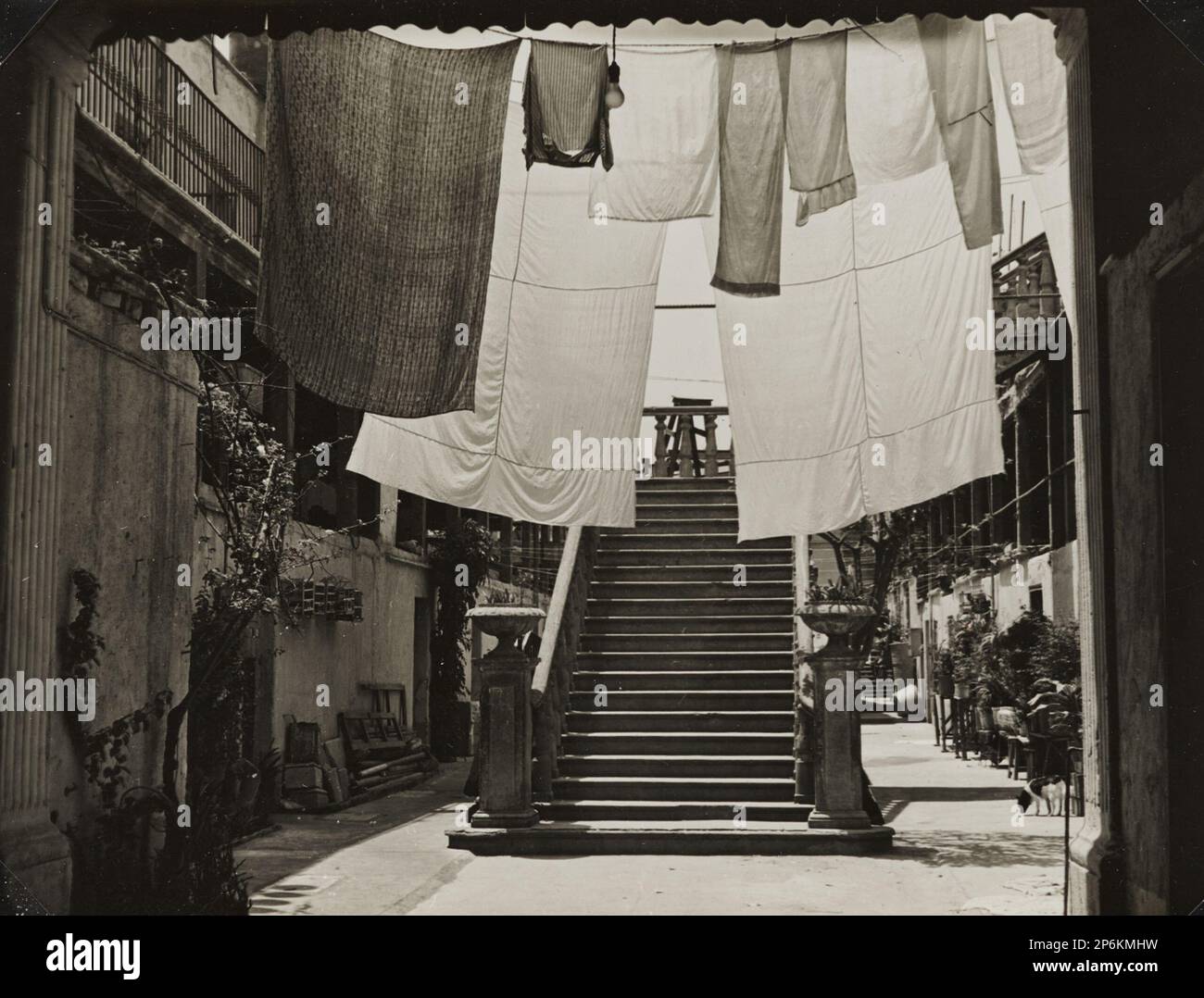 Antonio Reynoso, Arco de Triunfo, 1944, Vintage silver print Stock Photo Alamy