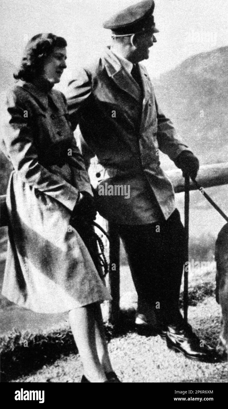 1930's, GERMANY : The  german dictator  ADOLF HITLER ( 1889 - 1945 ) and lover EVA BRAUN ( 1912 - 1945 ).- WWII - NAZI - NAZIST - SECONDA GUERRA MONDIALE - NAZISMO - NAZISTA - dittatore - POLITICA - POLITICO - ritratto - portrait  ---- Archivio GBB Stock Photo