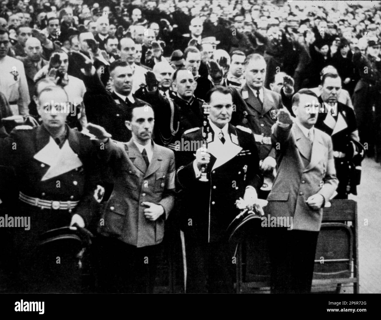 1930's, GERMANY  : The german dictator  ADOLF HITLER ( 1889 - 1945 ) with HERMANN GOERING ( 1893 - 1946 ), JOSEPH GOEBBELS ( 1897 - 1945 ) and JOACHIM VON RIBBENTROP ( 1893 - 1946 ).  - WWII - NAZI - NAZIST - SECONDA GUERRA MONDIALE - NAZISMO - NAZISTA - dittatore - baffi - moustache  - POLITICA - POLITICO - ritratto - portrait - svastica - cravatta - tie - collar - colletto  ---- Archivio GBB Stock Photo