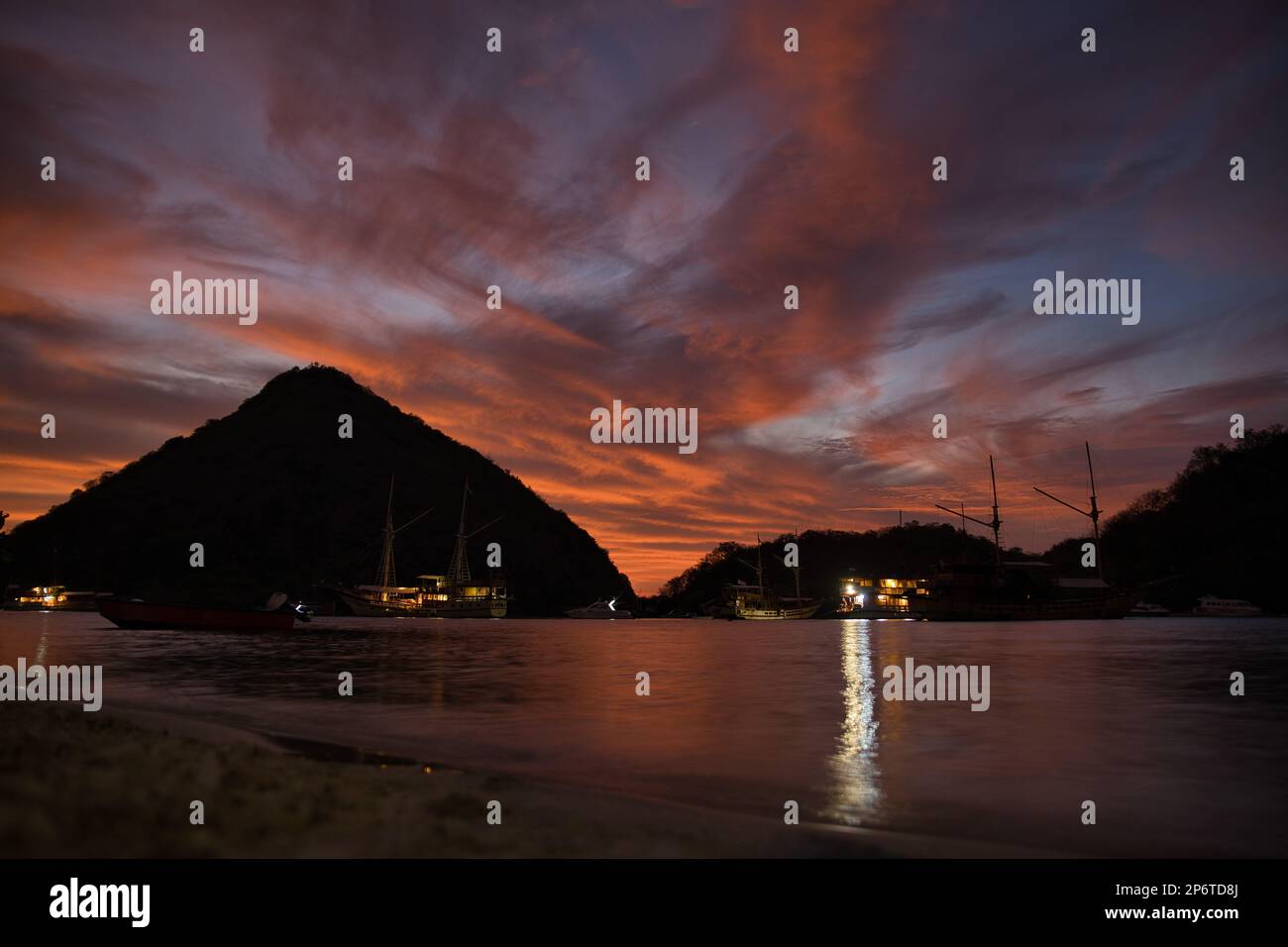 Tones of the sky hi-res stock photography and images - Alamy
