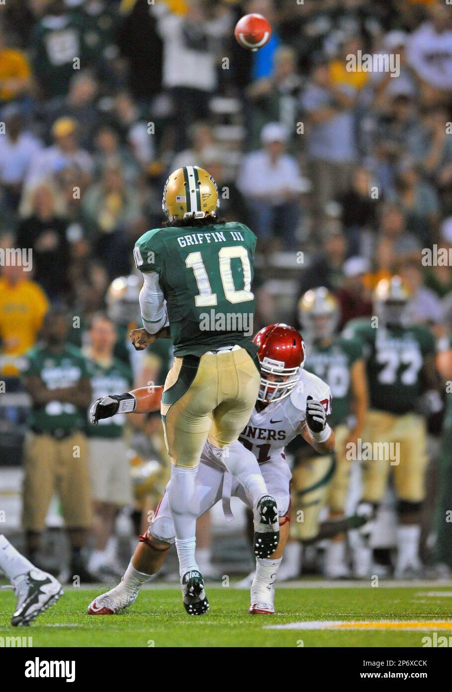 19 Nov 2011: .Baylor Bears quarterback Robert Griffin III (10) passes the  ball during the game between the Oklahoma Sooners and the Baylor Bears at  Floyd Casey Stadium in Waco Texas..Baylor wins