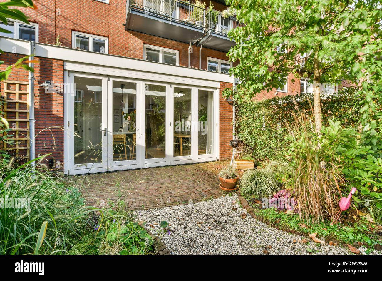 Discover Patio Courtyard Openings in Amsterdam’s Beautiful Courtyards