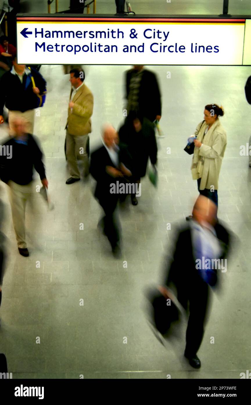 People in the afternoon rush hour at King's Cross underground station