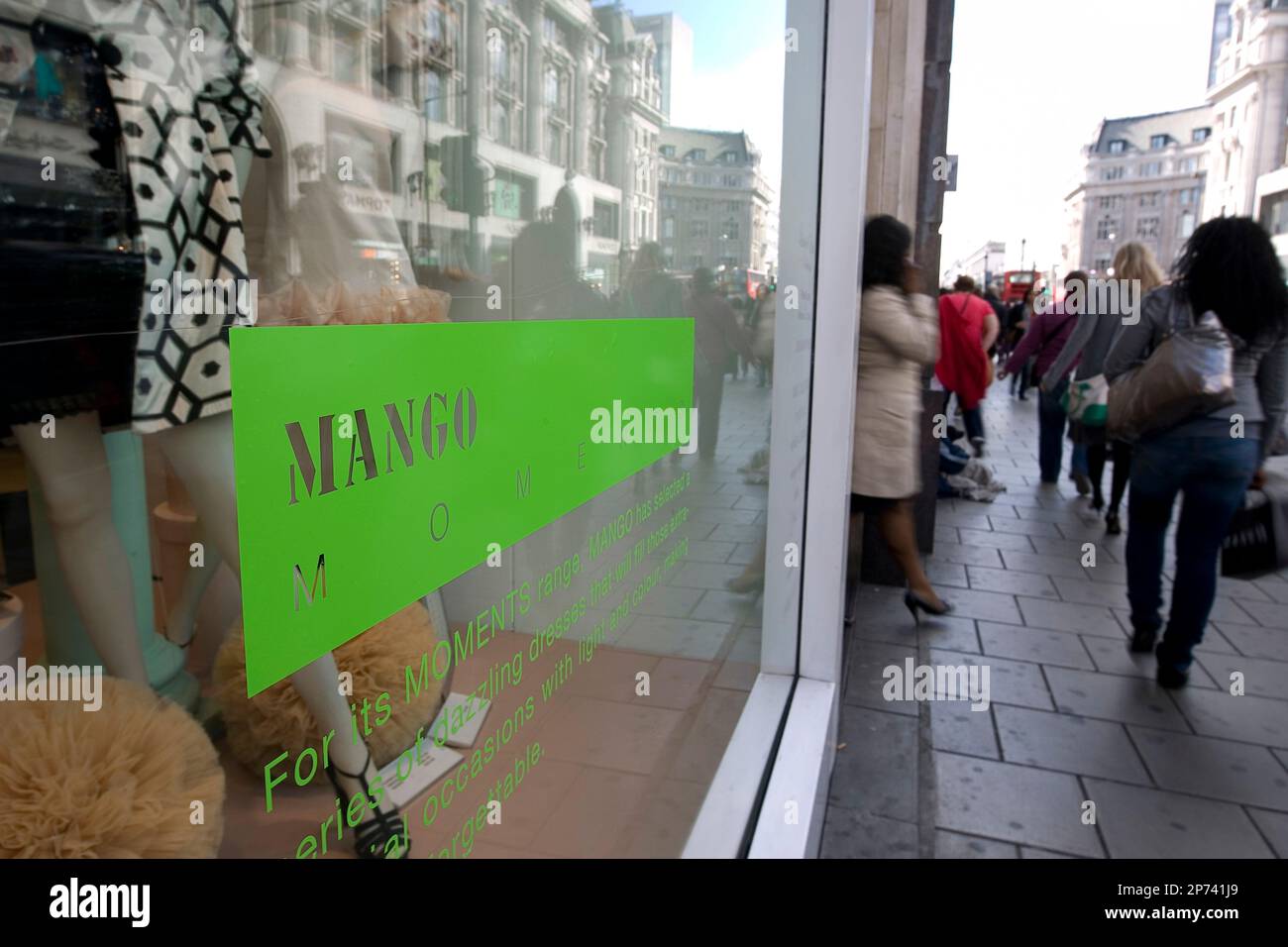 External photograph of the Mango store on Oxford Street, London ...