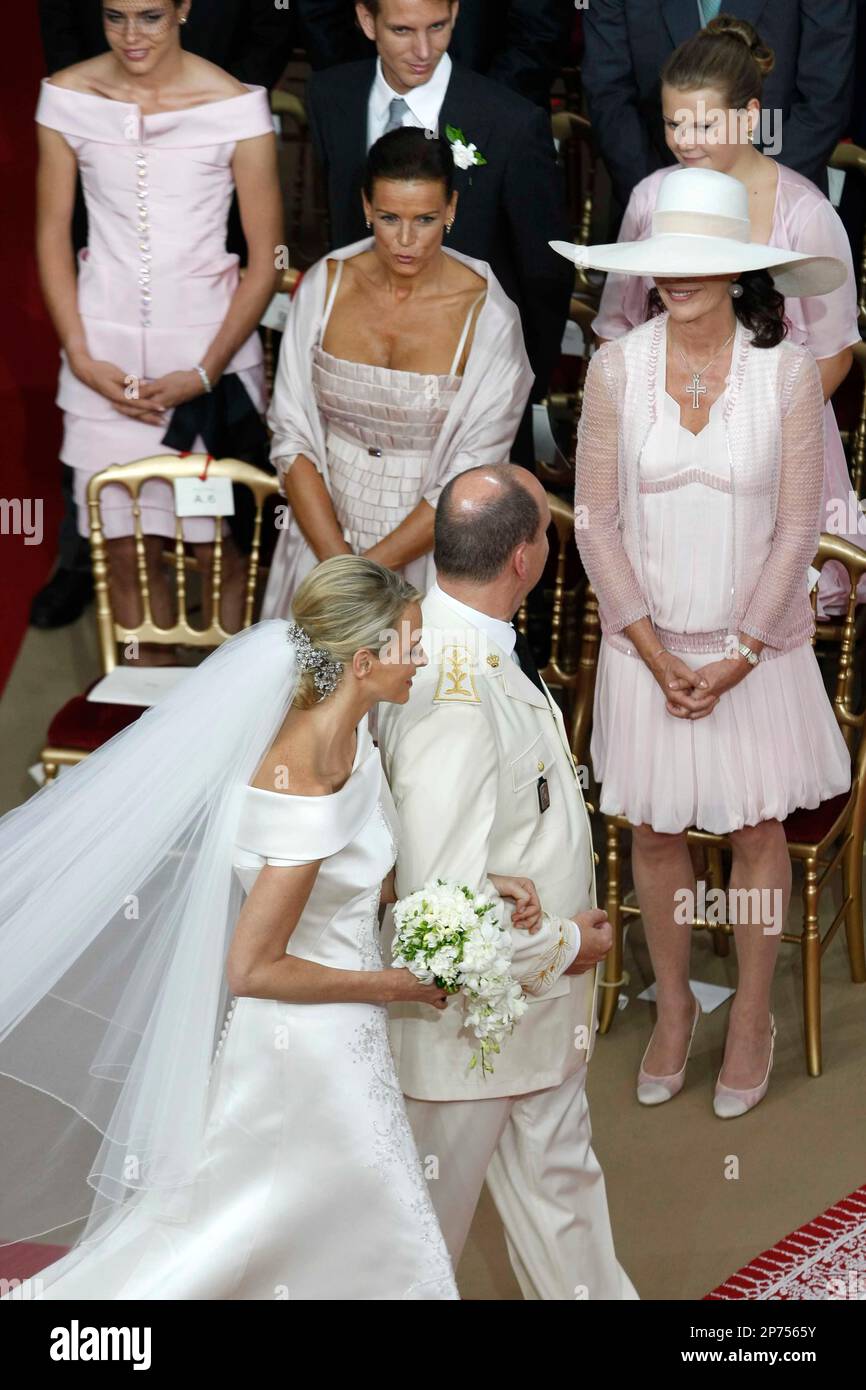 Princess caroline of monaco wedding dress discount