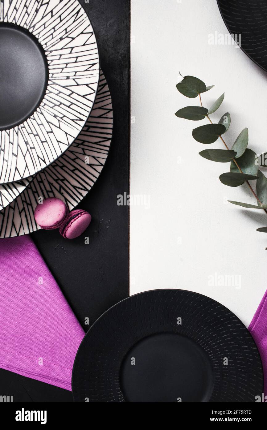 fancy plates black background restaurant setting Stock Photo Alamy