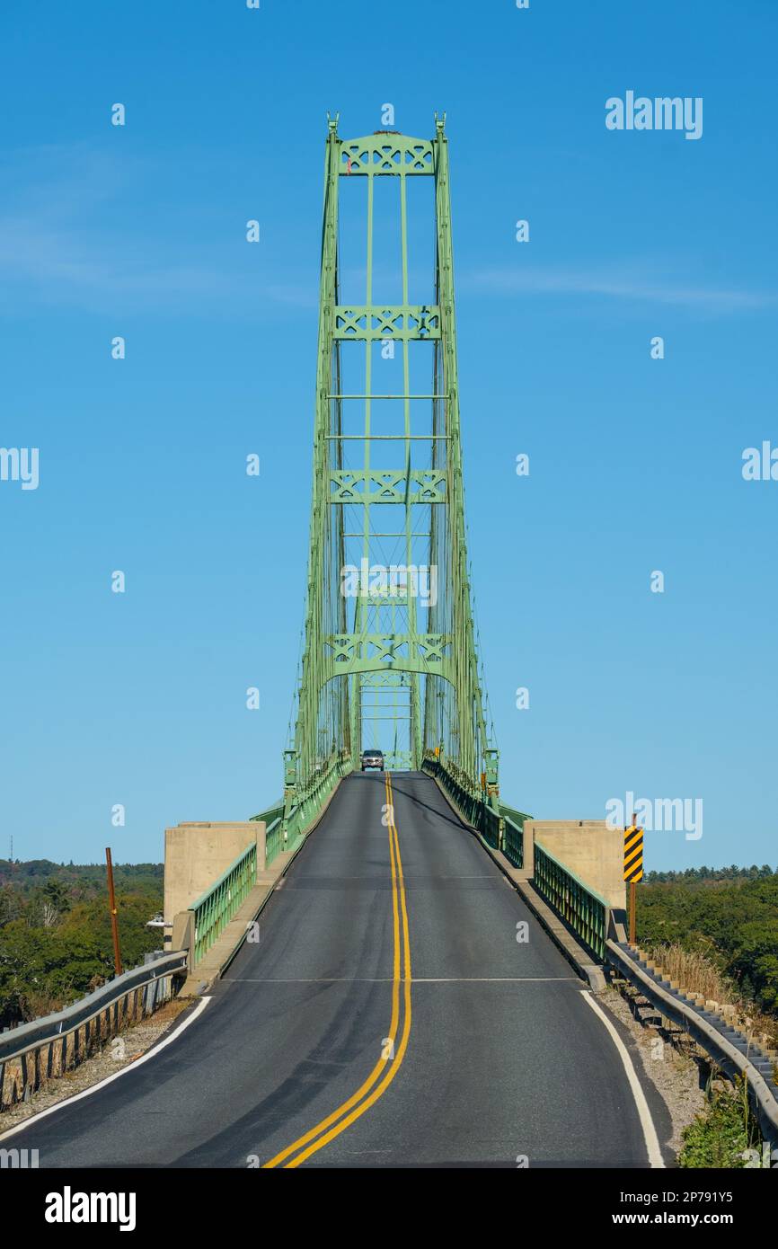 10 04 2022, Deer Isle, Maine, USA Deer Isle Bridge in fall with a