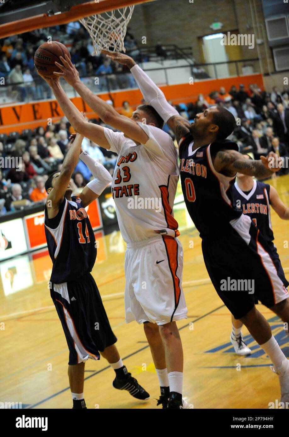 Idaho State's Deividas Busma (33) goes up for a shot as Cal State