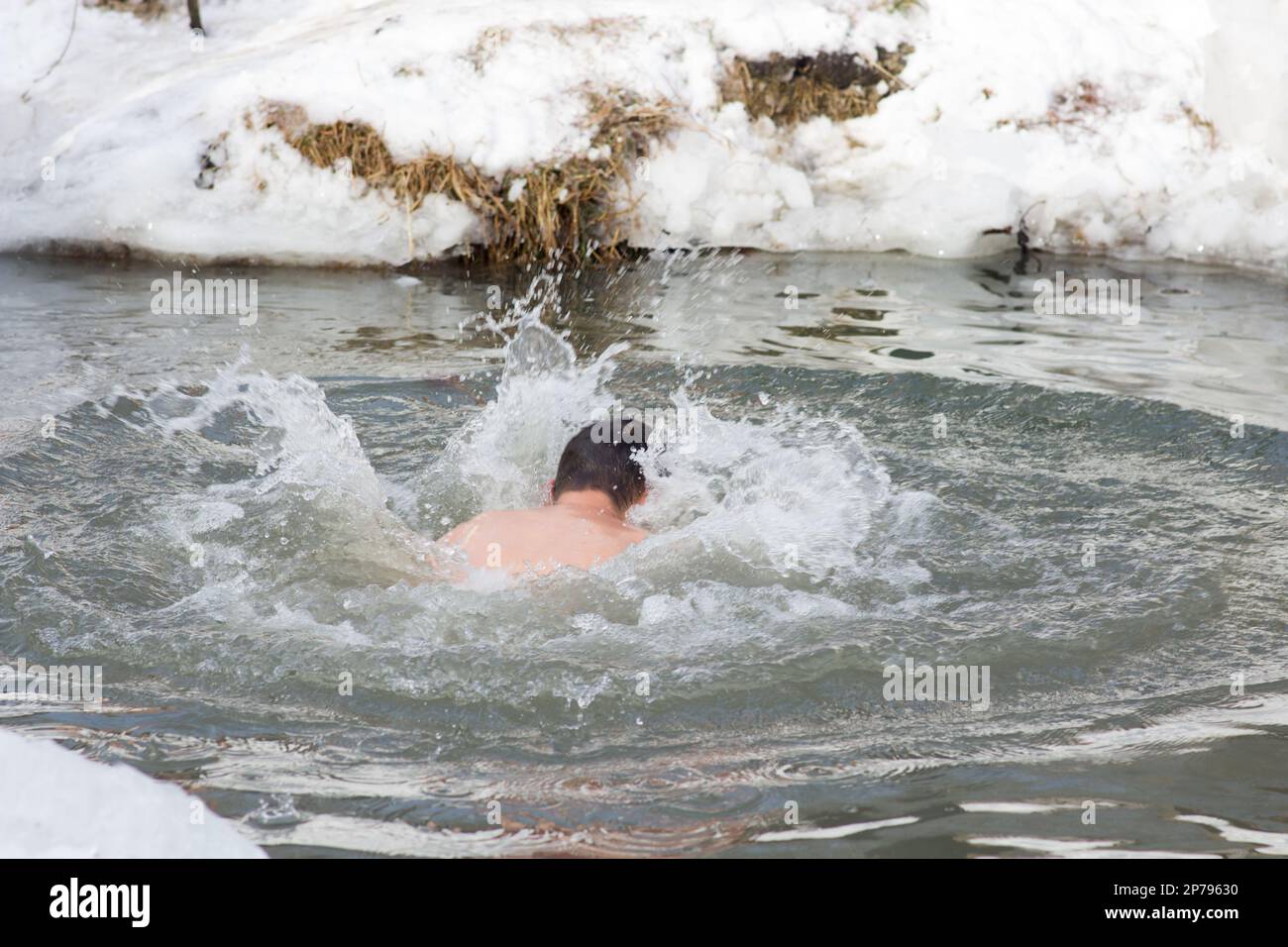 Ice bath man hi-res stock photography and images - Alamy