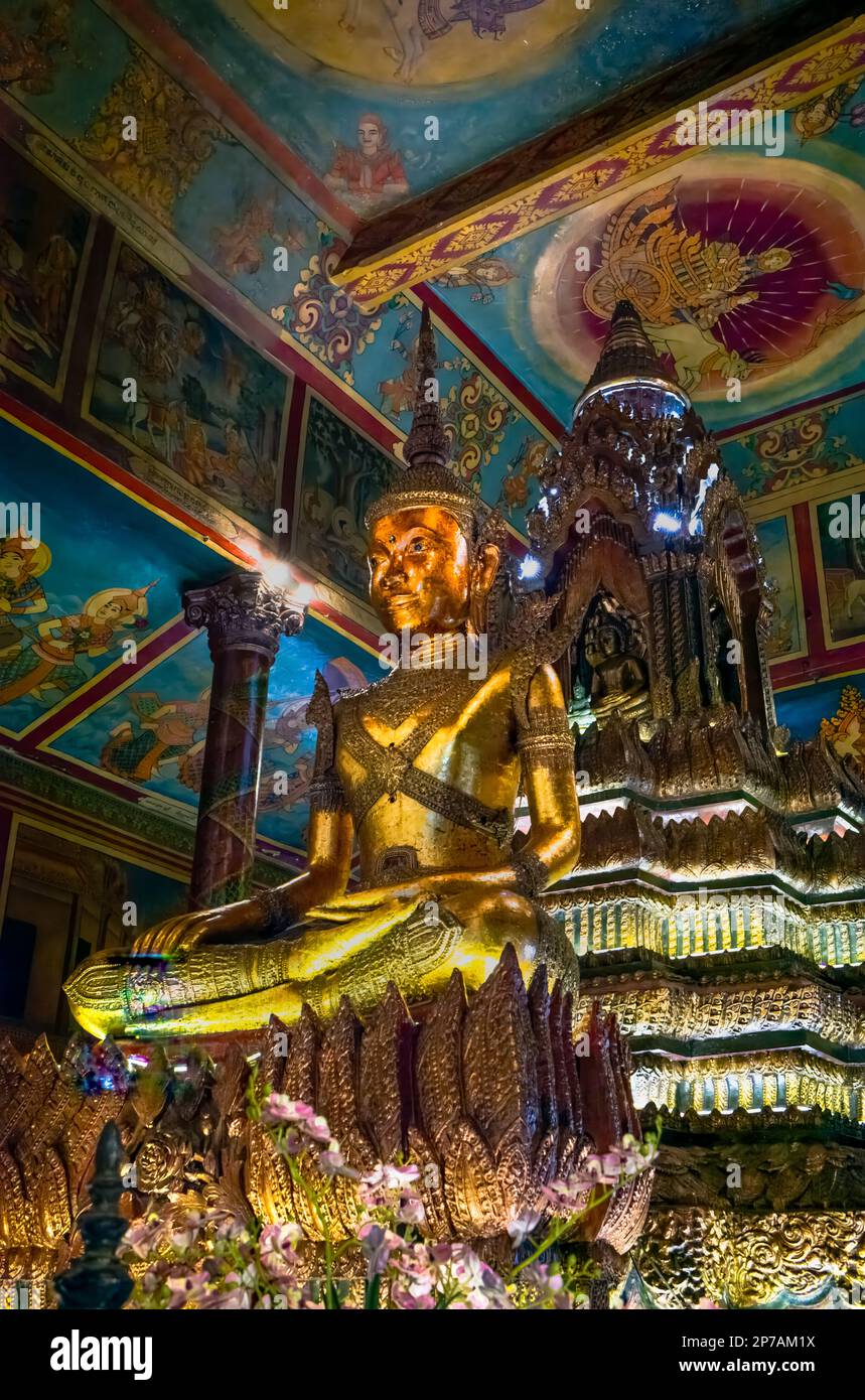 The main alter within the ancient buddhist Wat Phnom in Phnom Penh, Cambodia. Stock Photo