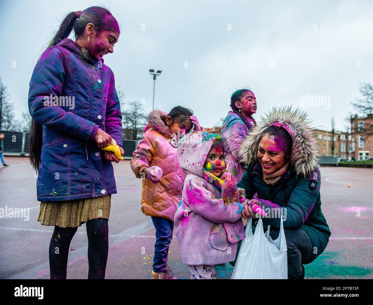 Devote themselves hi-res stock photography and images - Page 3 - Alamy