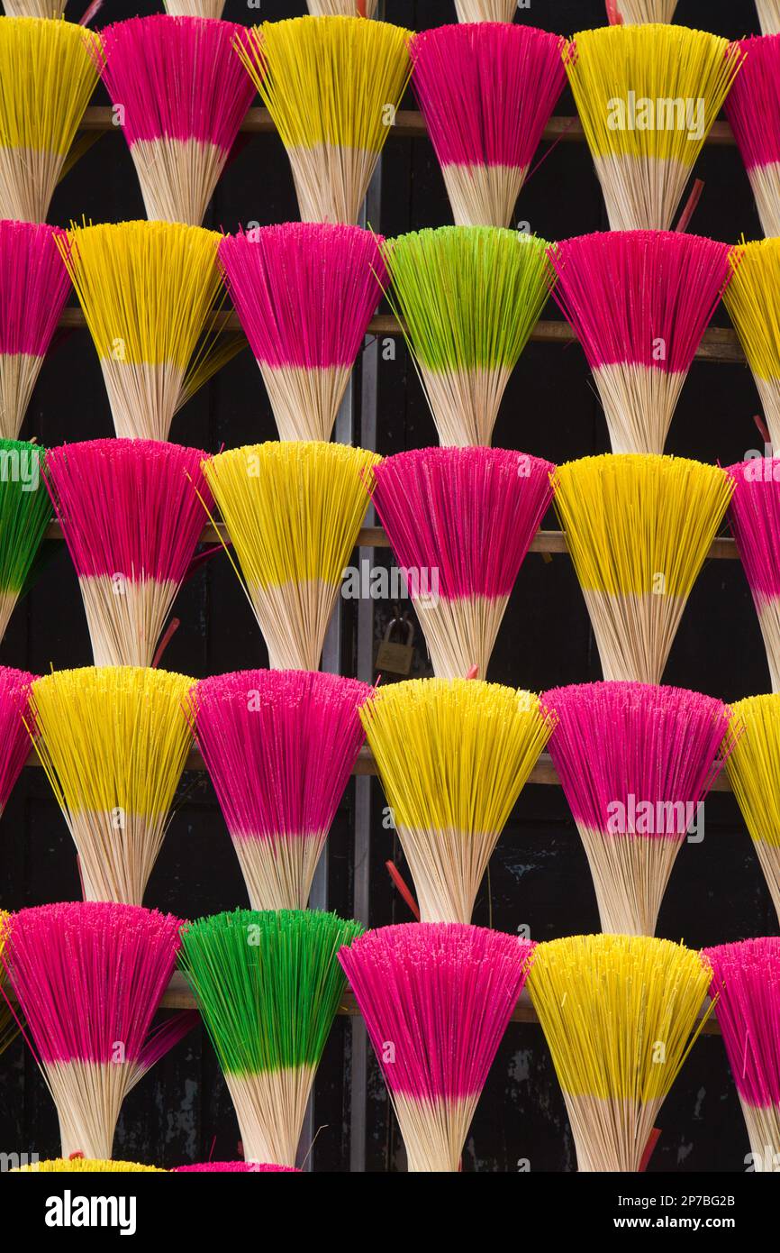 Incense shop hi-res stock photography and images - Alamy