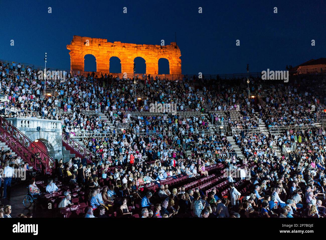 pubblico per l’Aida all’Arena di Verona Stock Photo