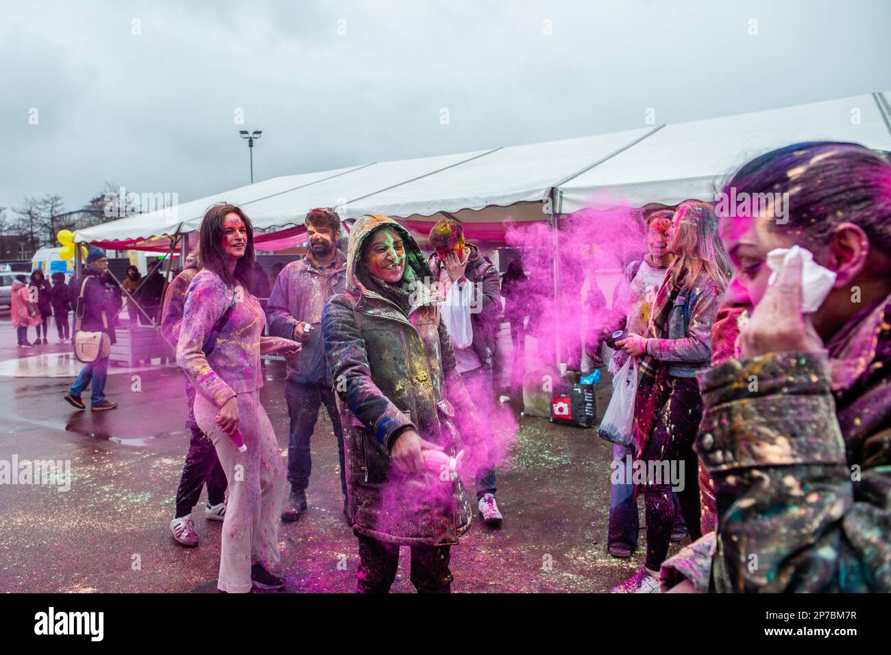 holi powder means
