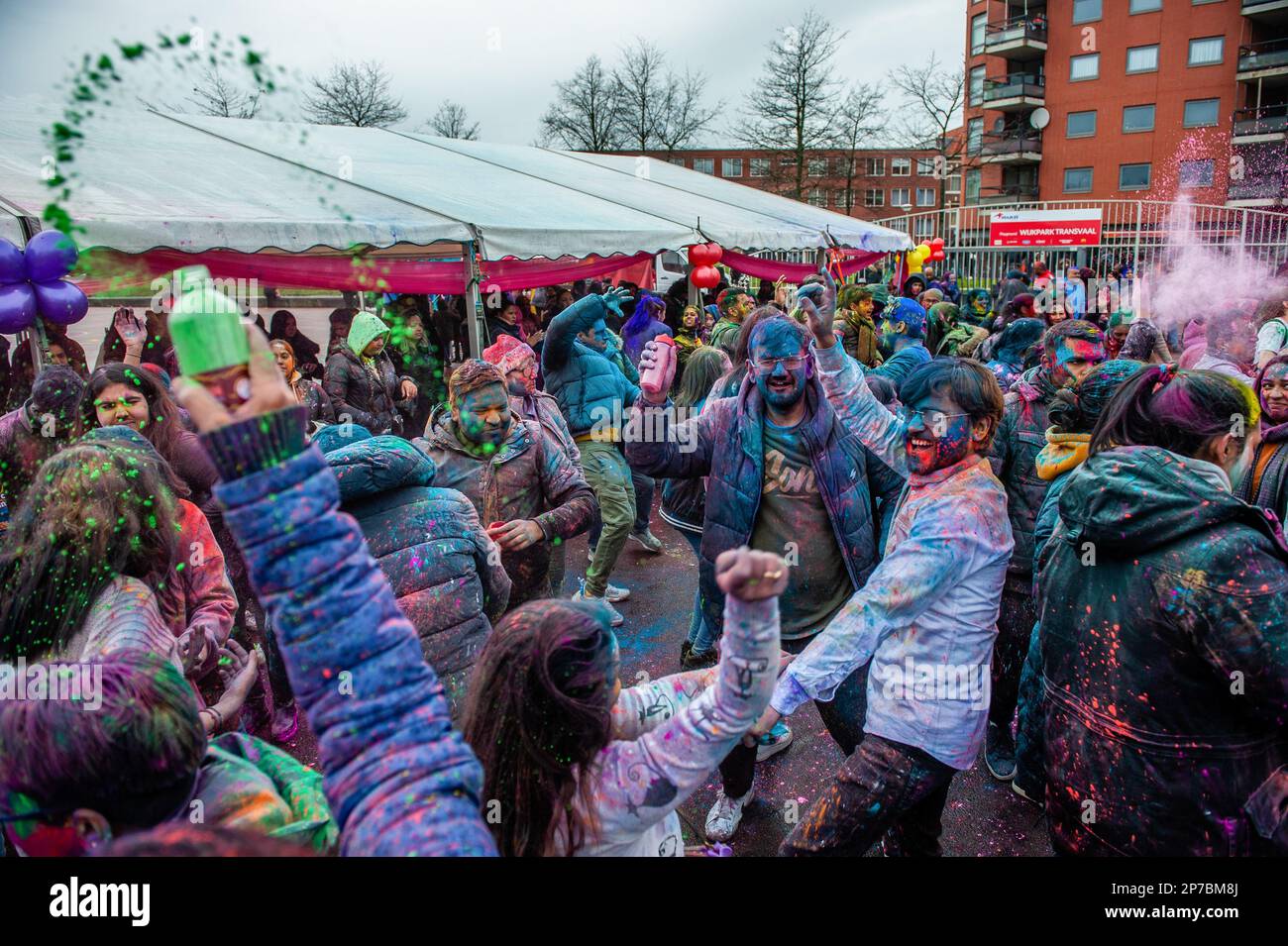 holi powder means