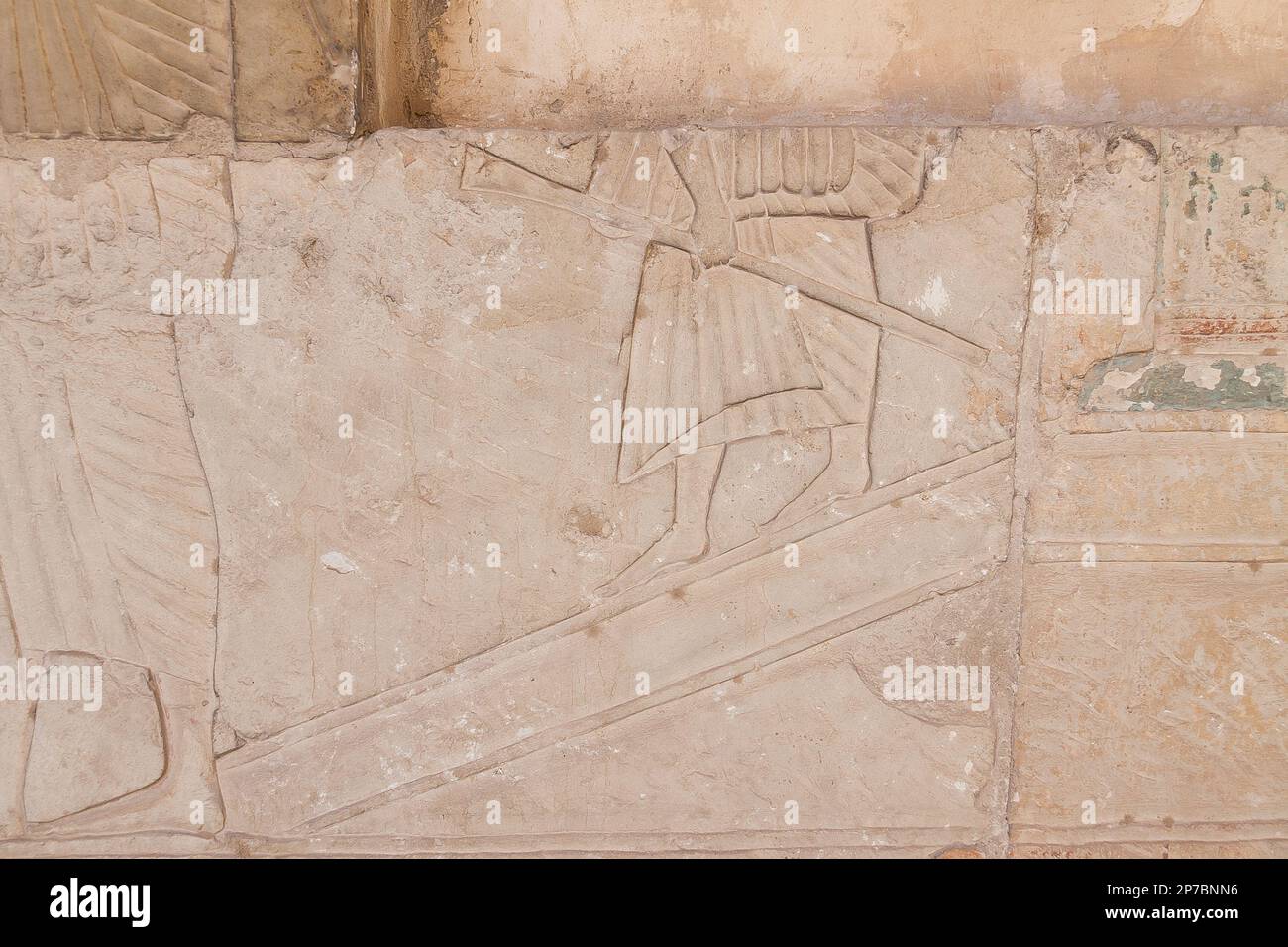 Egypt, Saqqara,  tomb of Horemheb,  inner room, South wall. Man walking down the royal kiosk ramp. Stock Photo
