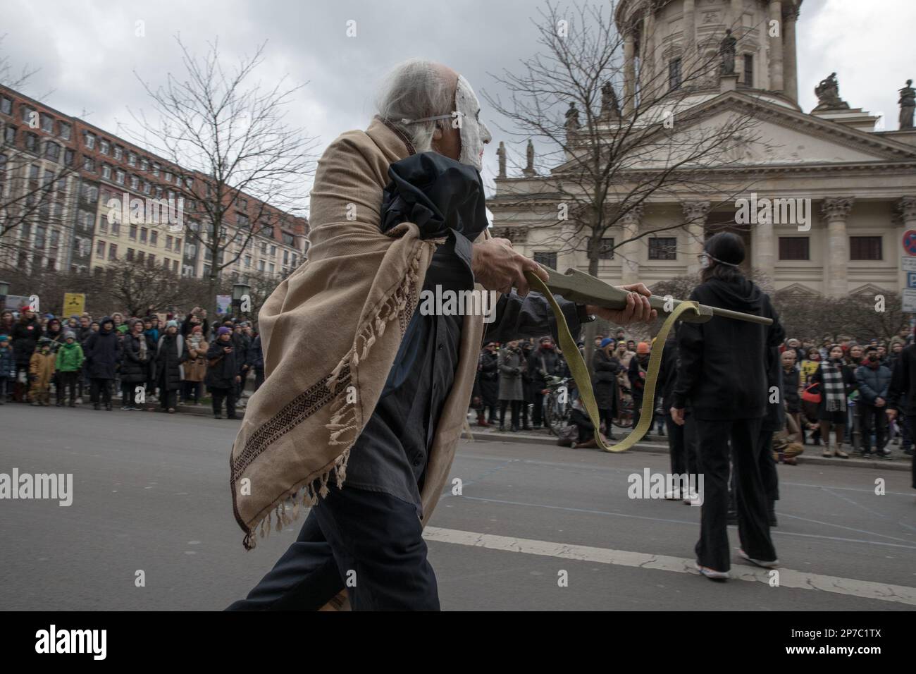 Protest Performance Today, on March 8, 2023, many protesters gathered in Berlin to ...