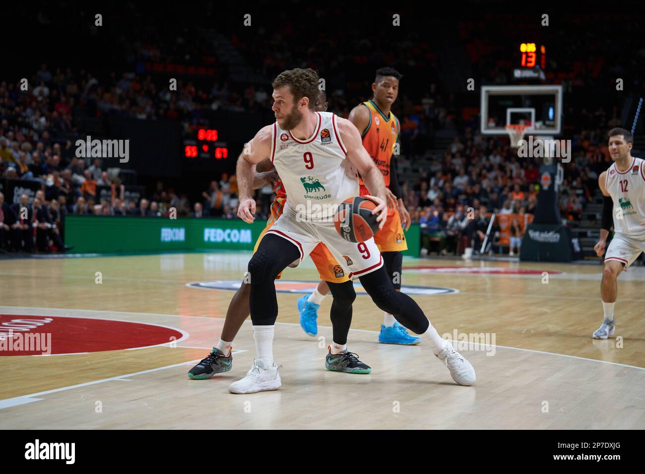 Jared Harper of Valencia basket (L) and Nicolo Melli of EA7 Emporio Armani Milan (R) in action during the Turkish Airlines EuroLeague Regular Season Round 27 on march 7, 2023 at Fuente de San Luis Sport Hall (Valencia, Turkish Airlines EuroLeague Regular Season Round 27 on march 7, 2023). Valencia Basket 84:88 EA7 Emporio Armani Milan (Photo by Vicente Vidal Fernandez/Sipa USA) Credit: Sipa USA/Alamy Live News Stock Photo