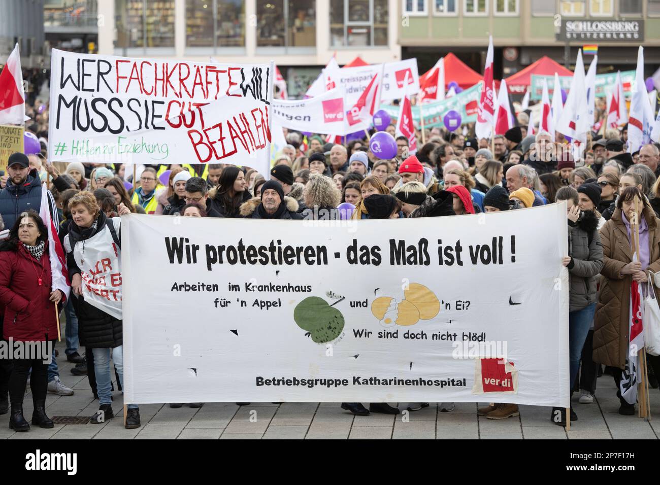Women social public union posters hi-res stock photography and images ...