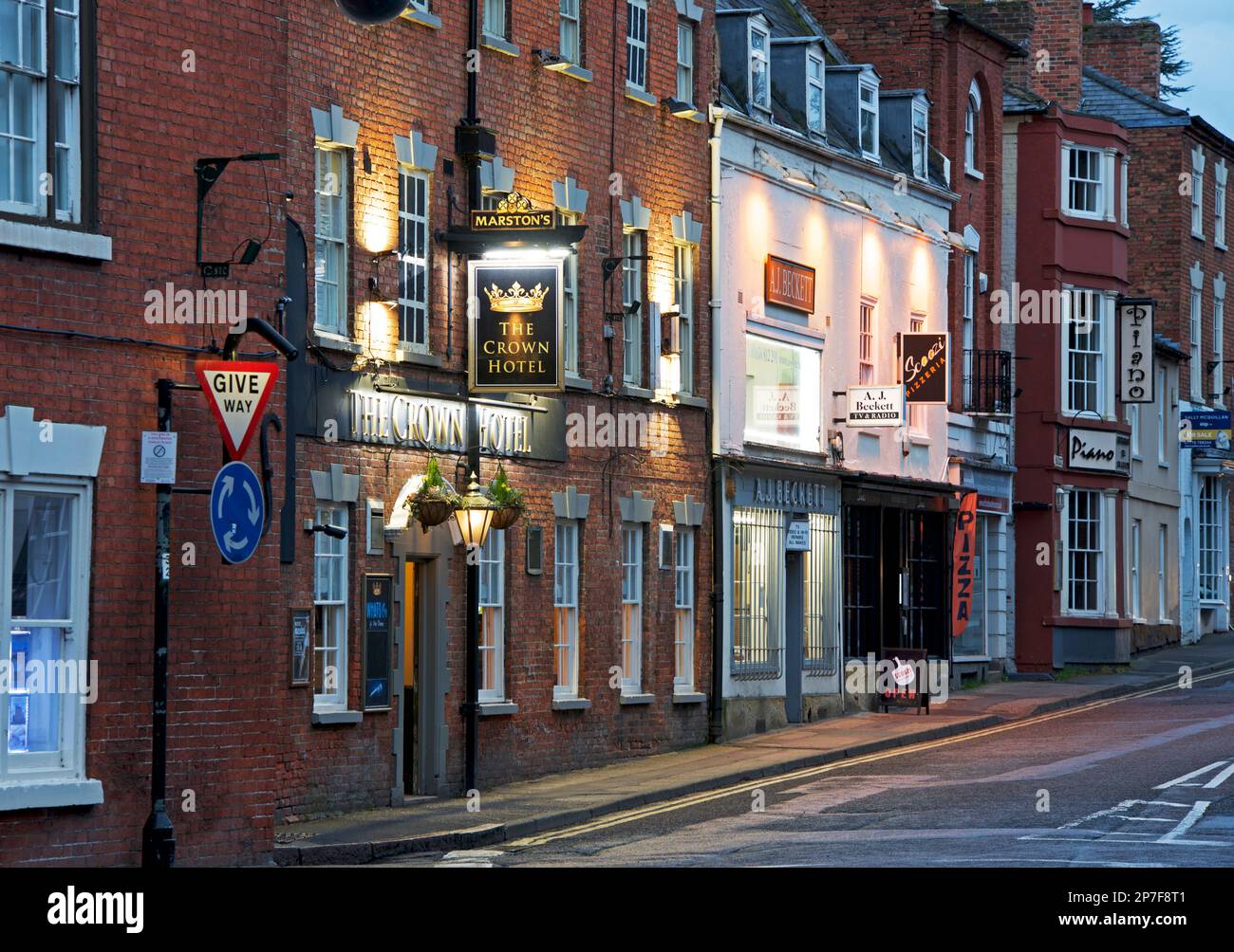 The Crown Inn, Westgate, Southwell, Nottinghamshire, England UK Stock