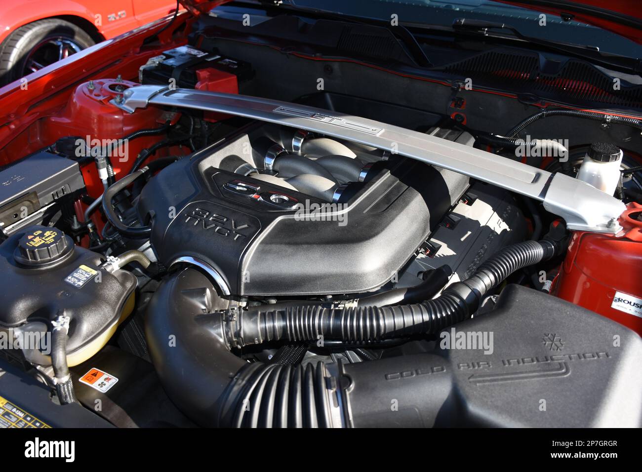 The Engine Bay of a Ford Mustang GT Stock Photo - Alamy