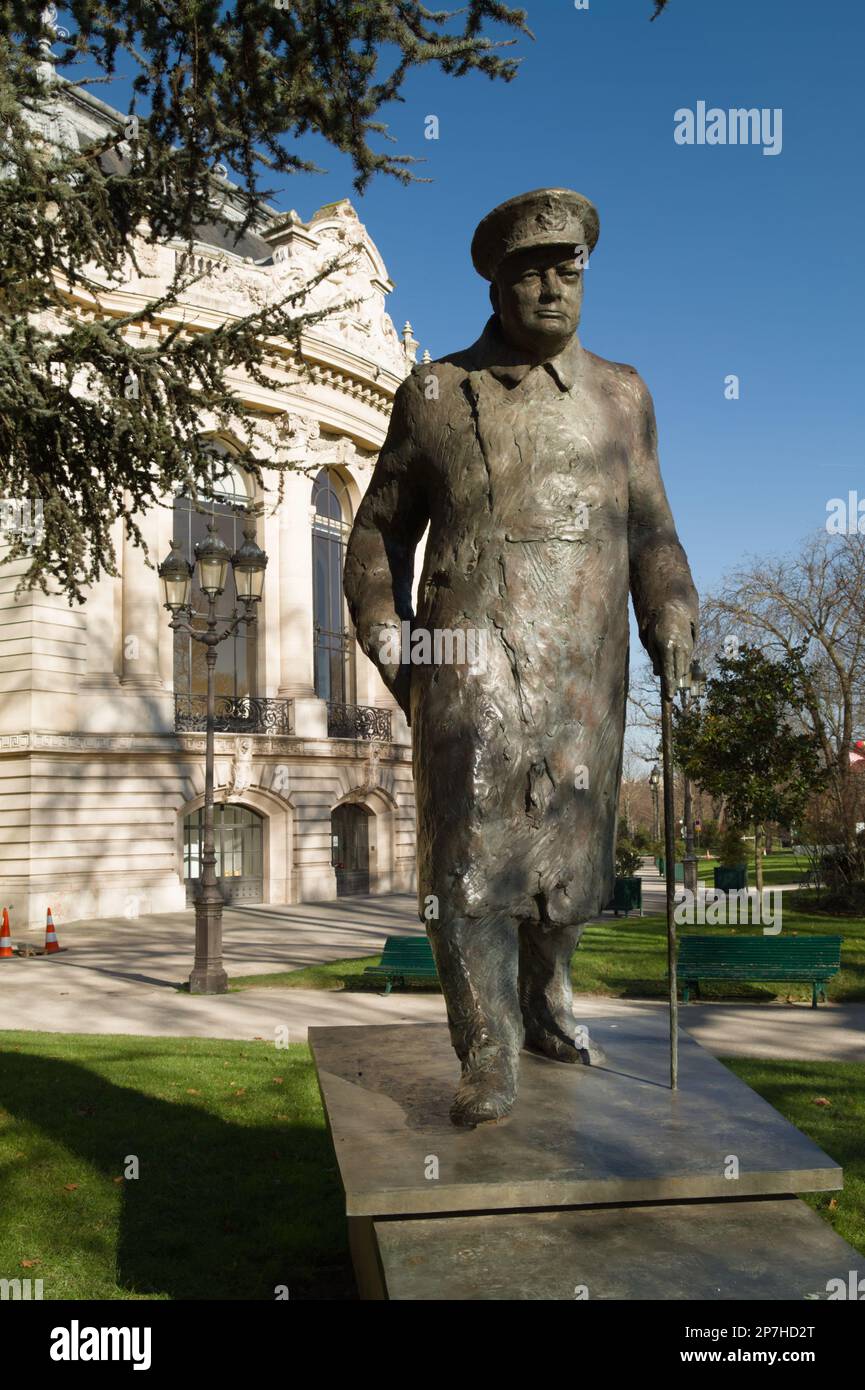 Statue Of Winston Churchill By Jean Cardot Outside In The Grounds Of The Petit Palais Gallery And Art Museum Paris France Stock Photo