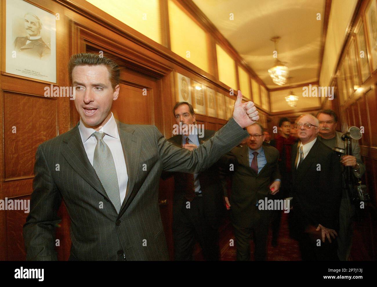 newsome037-mac-jpg-mayor-gavin-newsom-gives-the-thumbs-up-to-the-public