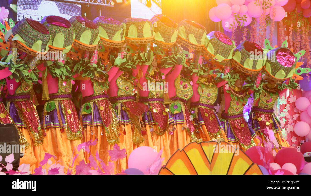 INTERNATIONAL WOMEN'S DAY DANCE PRESENTATION AT SORSOGON CITY BICOL PHILIPPINES Stock Photo