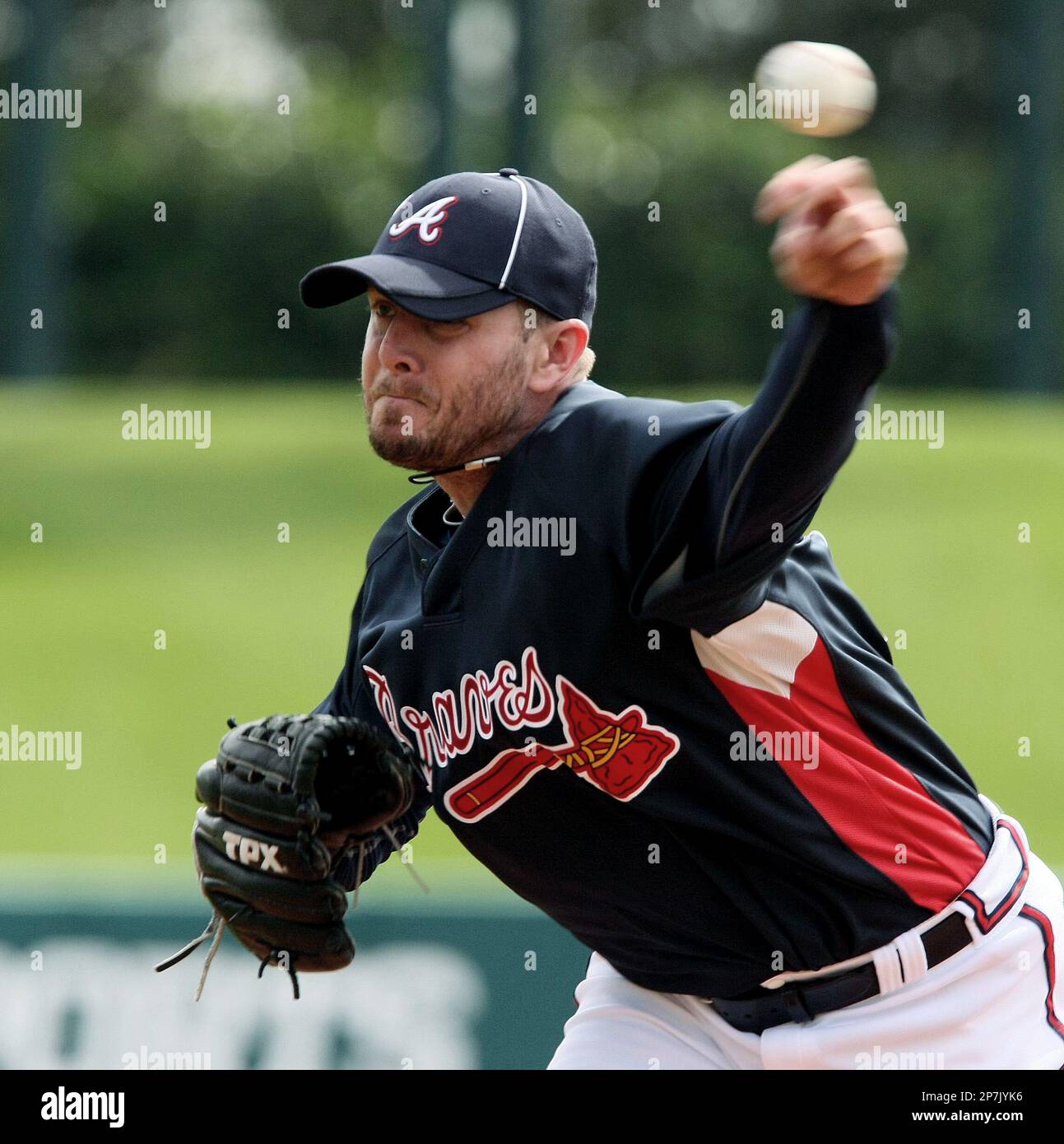 Photo: Atlanta Braves closer Billy Wagner throws a pitch at Citi