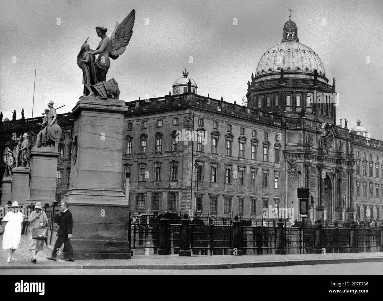 ** ARCHIV ** Das undatierte Foto zeigt das Berliner Stadtschloss