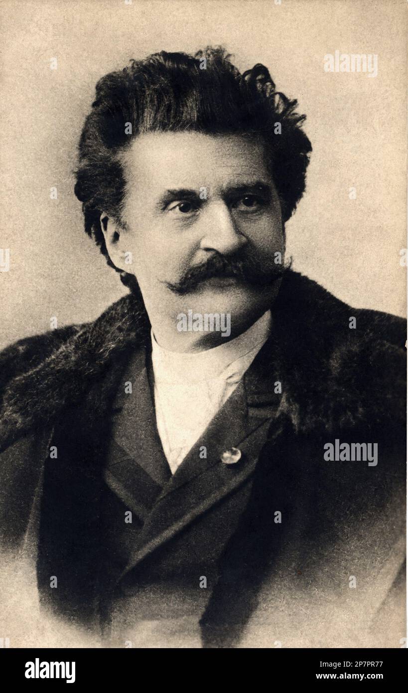 1880 c, AUSTRIA : The austrian music composer JOHANN STRAUSS Jr ( 1825 - 1899 ). Dubbed ' The Waltz King ' , was enormously popular composer of dance music and Operettas , of wich the most famous is DIE FLEDERMAUS . - COMPOSITORE - OPERETTA - WALTZER - VALZER - WALZER - CLASSICA - CLASSICAL - PORTRAIT - RITRATTO - MUSICISTA - MUSICA   - fur - pelliccia - moustache - baffi  - CRAVATTA - TIE - Junior  ---- ARCHIVIO GBB Stock Photo