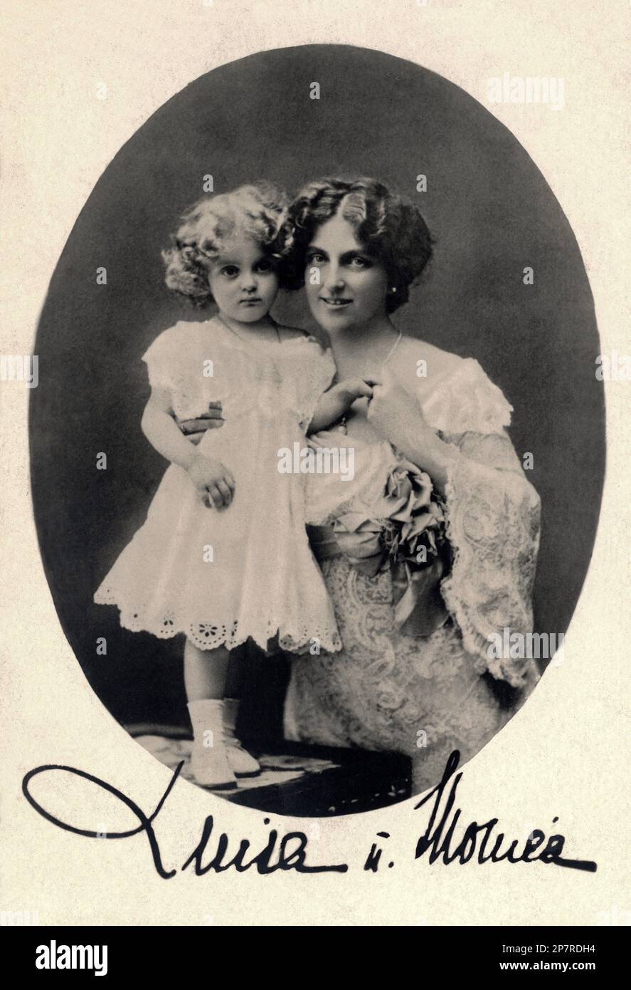 1905 , GERMANY : The scandalous prinzessin zu Sachsen  LUISA VON TOSCANA ( Luise , Louise von Österreich - Toskana  ,  1870 – 1947  ) with daugther ANNA MONIKA ( 1903 - 1976, later married firstly Joseph Franz, Archduke of Austria and secondly Reginald Kazanjian ) . Married with Friedrich August III von Sachsen ( Frederick Augustus , 1865 - 1932 ), with him have 7 sons . Princess Imperial and Archduchess of Austria, Princess of Tuscany, Hungary and Bohemia was a daughter of Ferdinand IV of Tuscany and his second wife Alicia of Parma, daughter of Duke Charles III and Louise of Berry . On 9 Dece Stock Photo