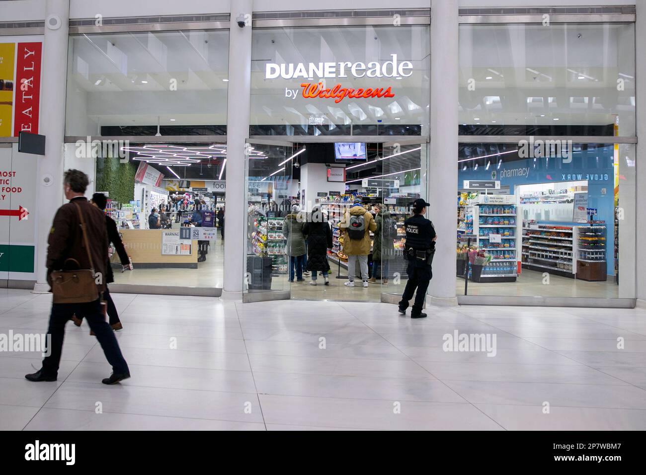 A Duane Reade by Walgreens drug store is in the Oculus Transportation